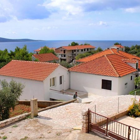 Apartments And Rooms With Parking Space Zavala, Hvar - 128 Jelsa  Exterior foto