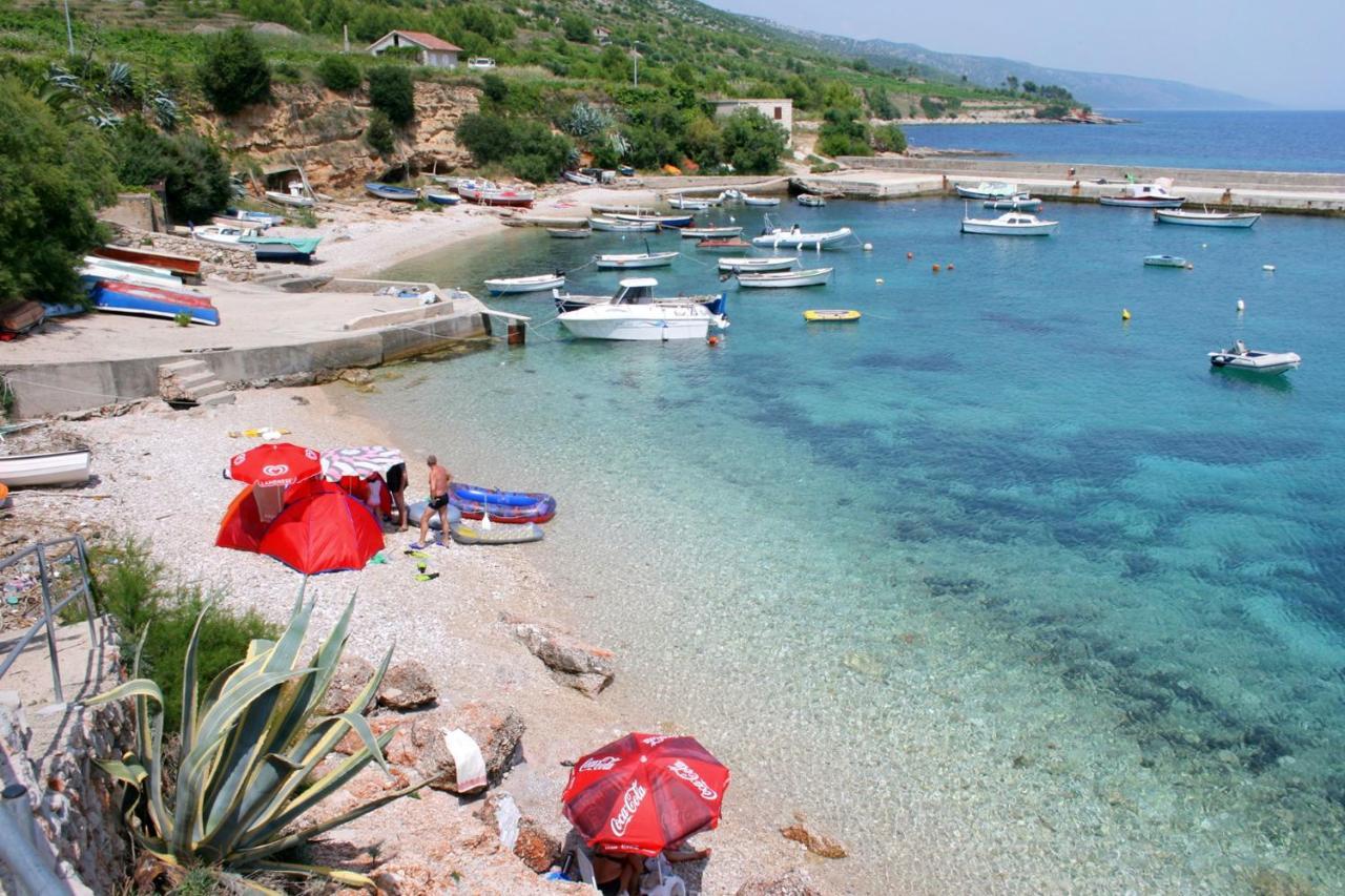 Apartments And Rooms With Parking Space Zavala, Hvar - 128 Jelsa  Exterior foto