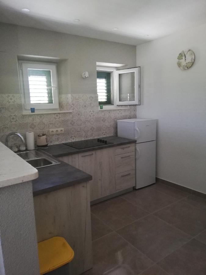Apartments And Rooms With Parking Space Zavala, Hvar - 128 Jelsa  Exterior foto