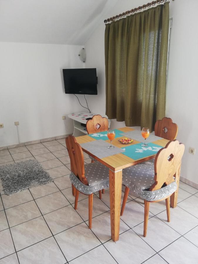 Apartments And Rooms With Parking Space Zavala, Hvar - 128 Jelsa  Exterior foto