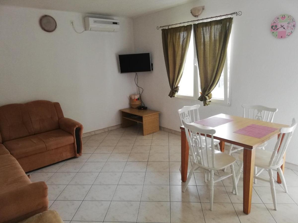 Apartments And Rooms With Parking Space Zavala, Hvar - 128 Jelsa  Exterior foto
