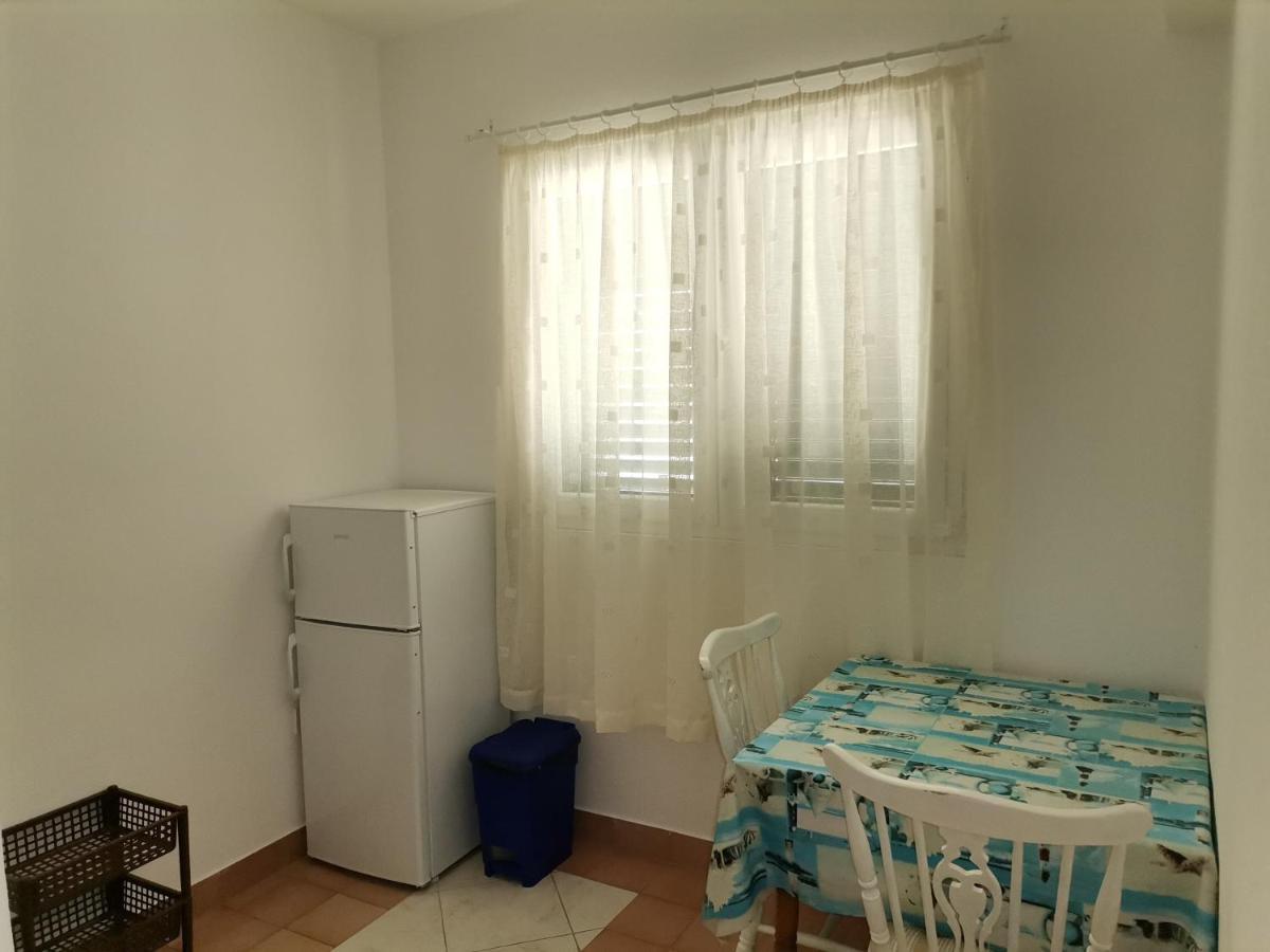 Apartments And Rooms With Parking Space Zavala, Hvar - 128 Jelsa  Exterior foto