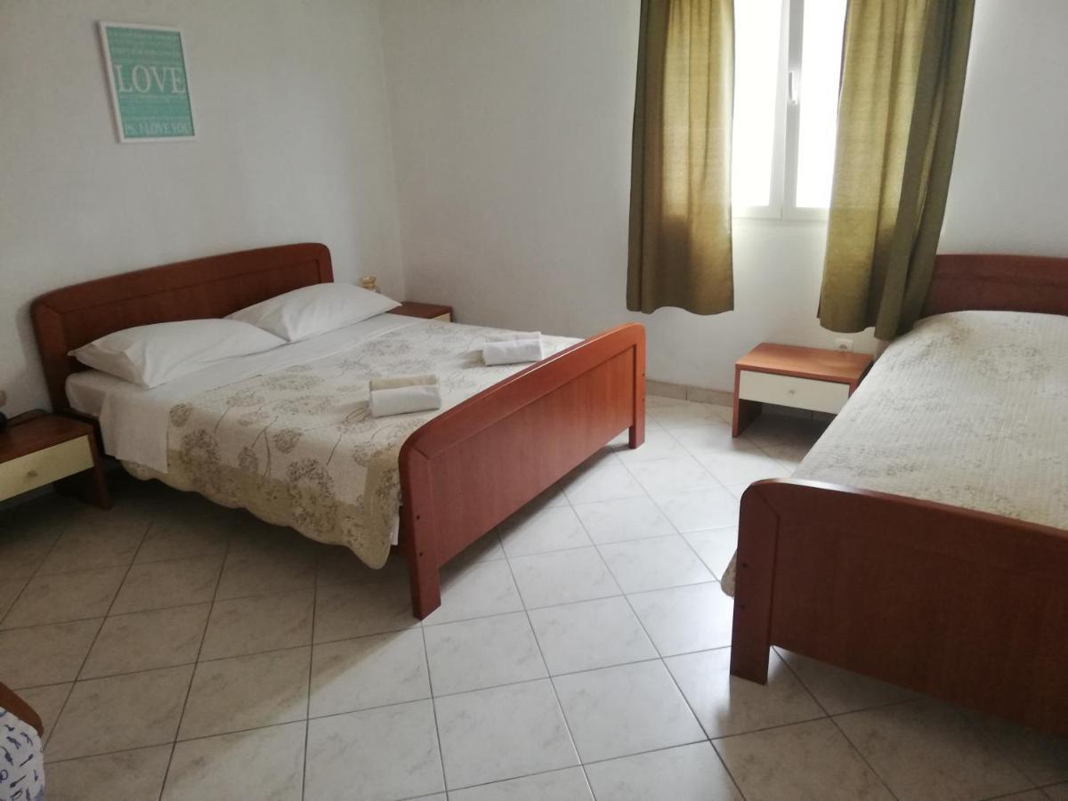 Apartments And Rooms With Parking Space Zavala, Hvar - 128 Jelsa  Exterior foto
