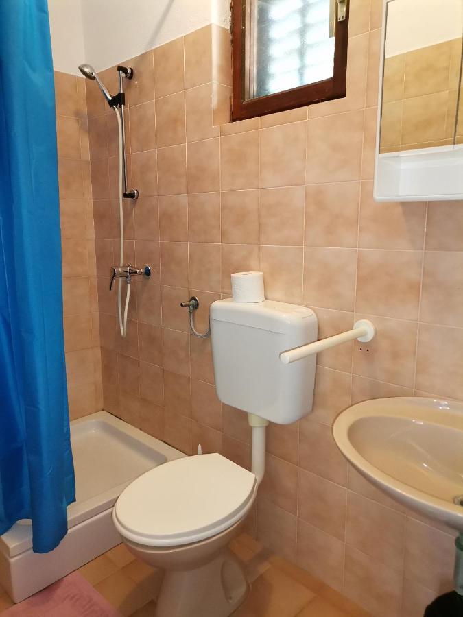 Apartments And Rooms With Parking Space Zavala, Hvar - 128 Jelsa  Exterior foto